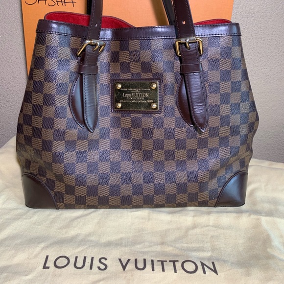 Louis Vuitton Handbags - Hampsted MM authentic Louis Vuitton 🚫no trades